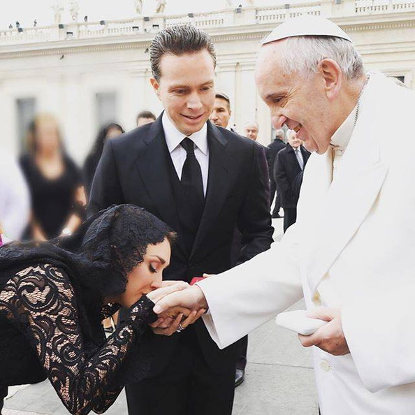 anahi-manuel-vaticano-2015-005.jpg