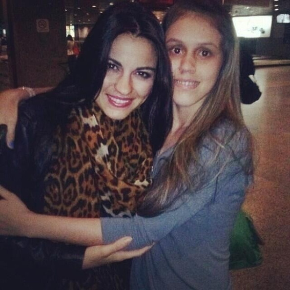 maite-perroni-aeroporto-fortaleza-2013-001.jpg